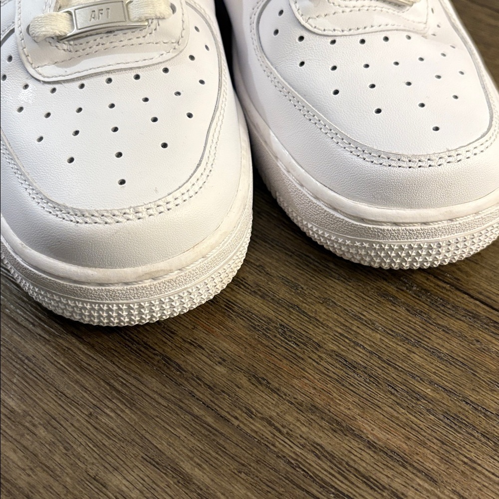 EUC [Nike] Air Force 1 White Athletic Tennis Shoes Sneakers Women’s 8 / Mens 6.5 - Picture 13 of 16